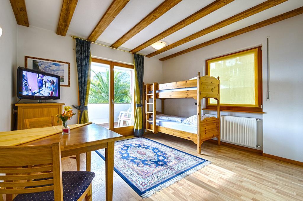 Hotel & Residenz Traubenheim Nalles Ruang foto