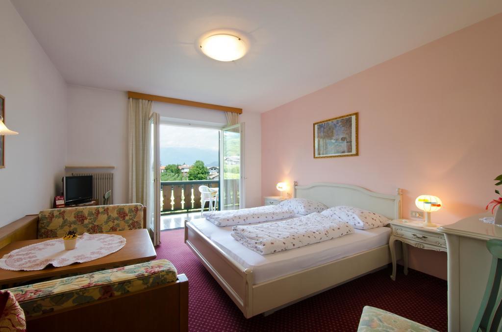 Hotel & Residenz Traubenheim Nalles Ruang foto
