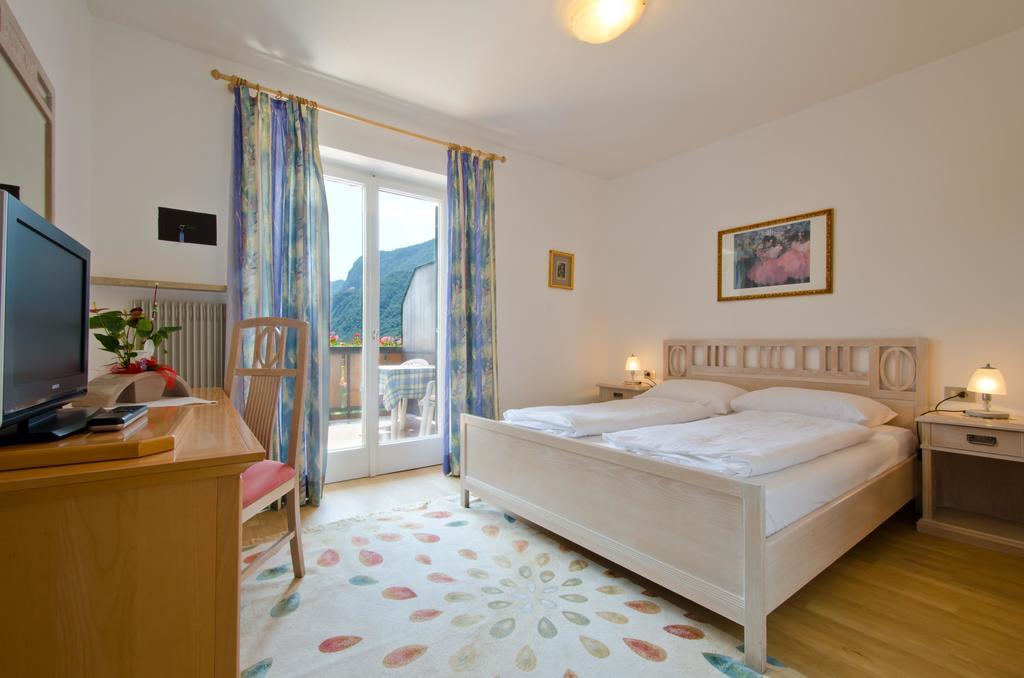 Hotel & Residenz Traubenheim Nalles Ruang foto