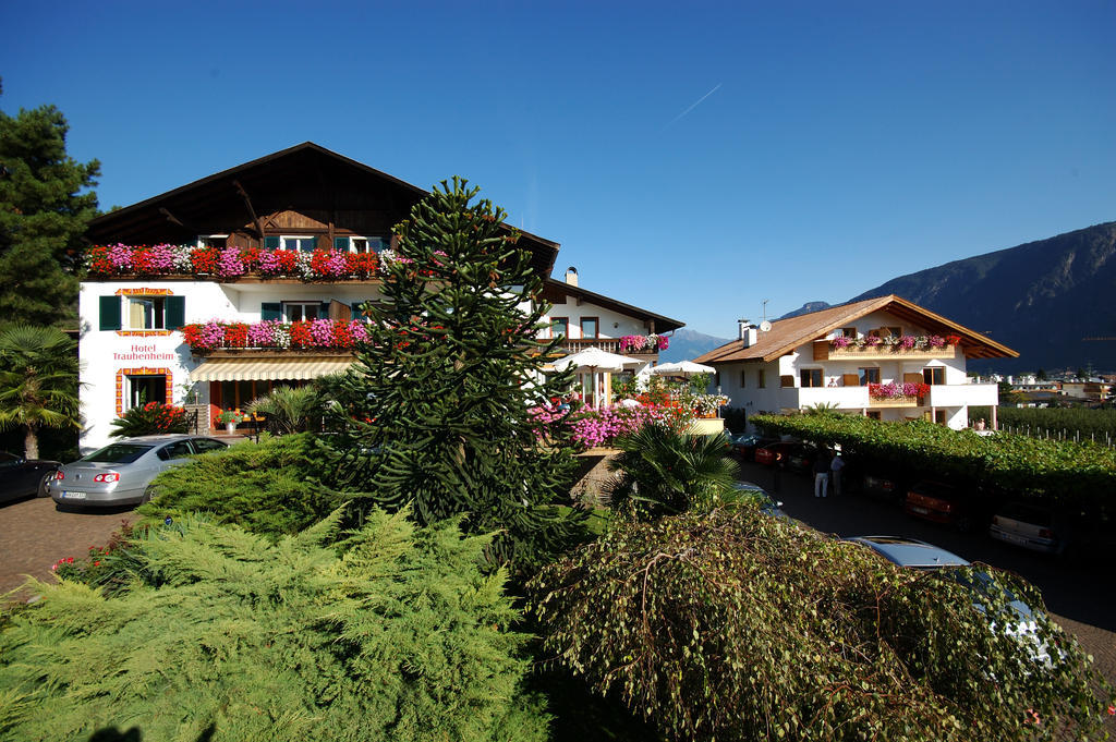 Hotel & Residenz Traubenheim Nalles Bagian luar foto