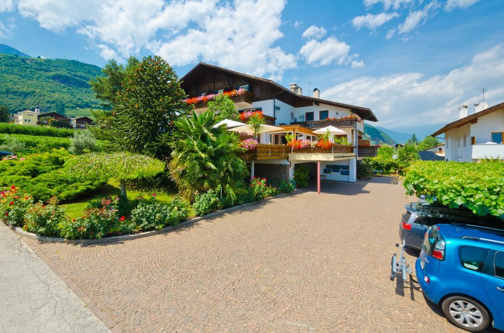 Hotel & Residenz Traubenheim Nalles Bagian luar foto